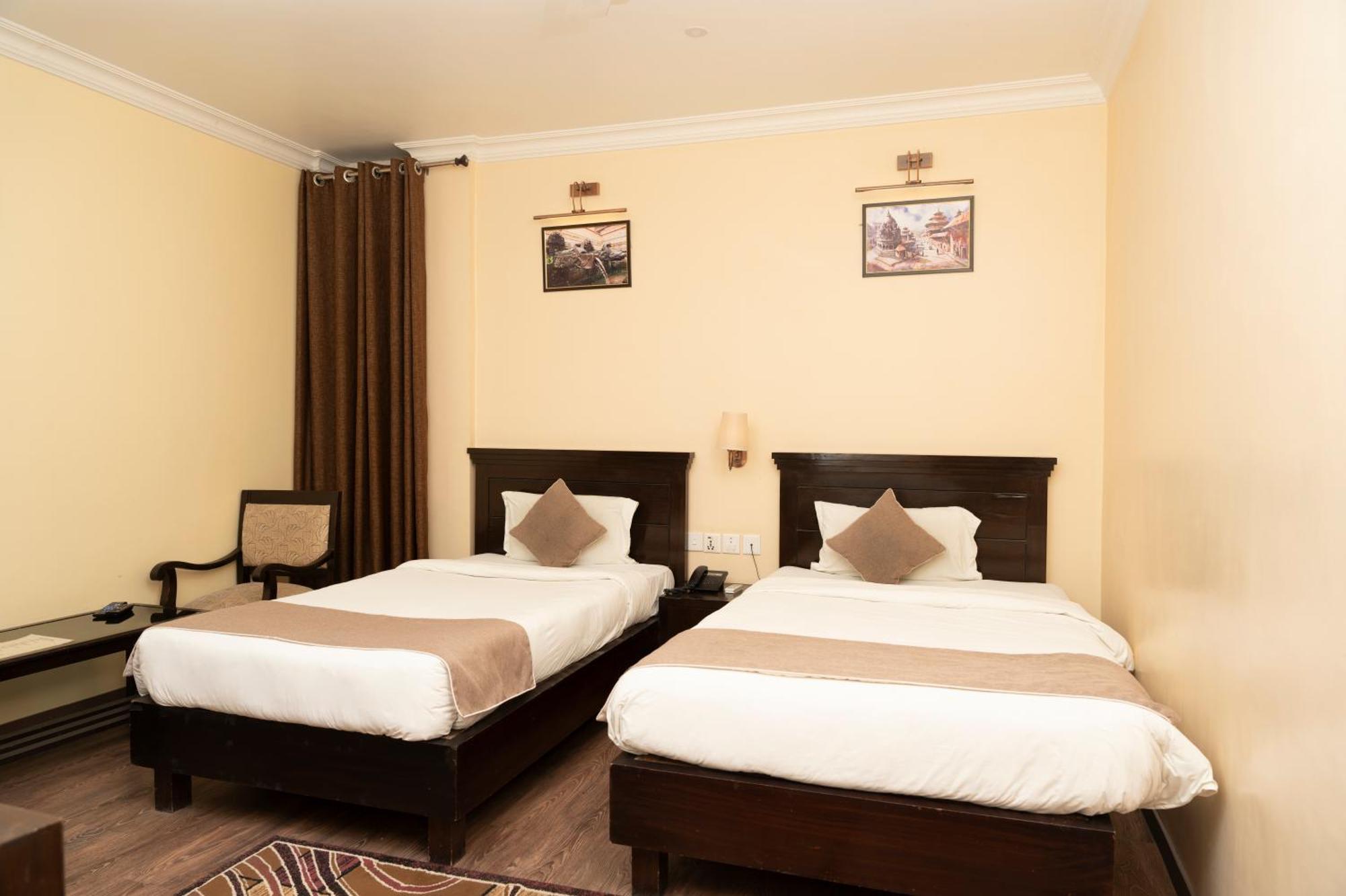 Hotel Maden Inn Itahari ภายนอก รูปภาพ