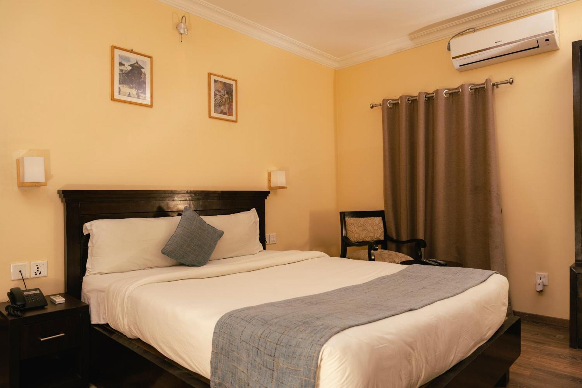 Hotel Maden Inn Itahari ภายนอก รูปภาพ