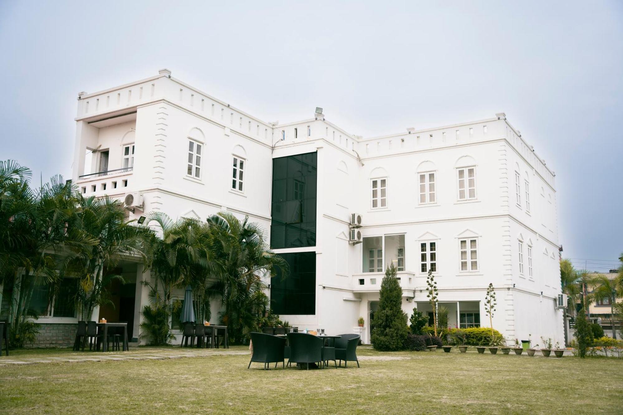Hotel Maden Inn Itahari ภายนอก รูปภาพ