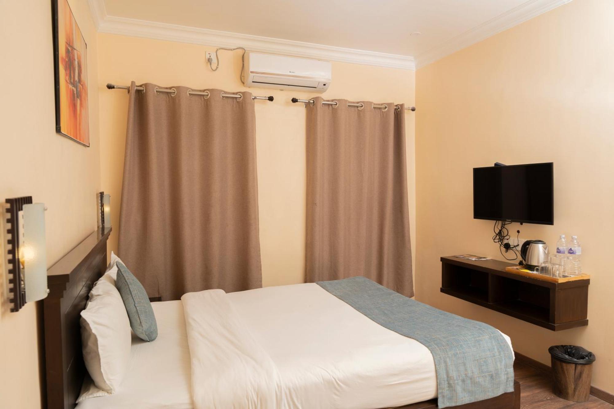 Hotel Maden Inn Itahari ภายนอก รูปภาพ