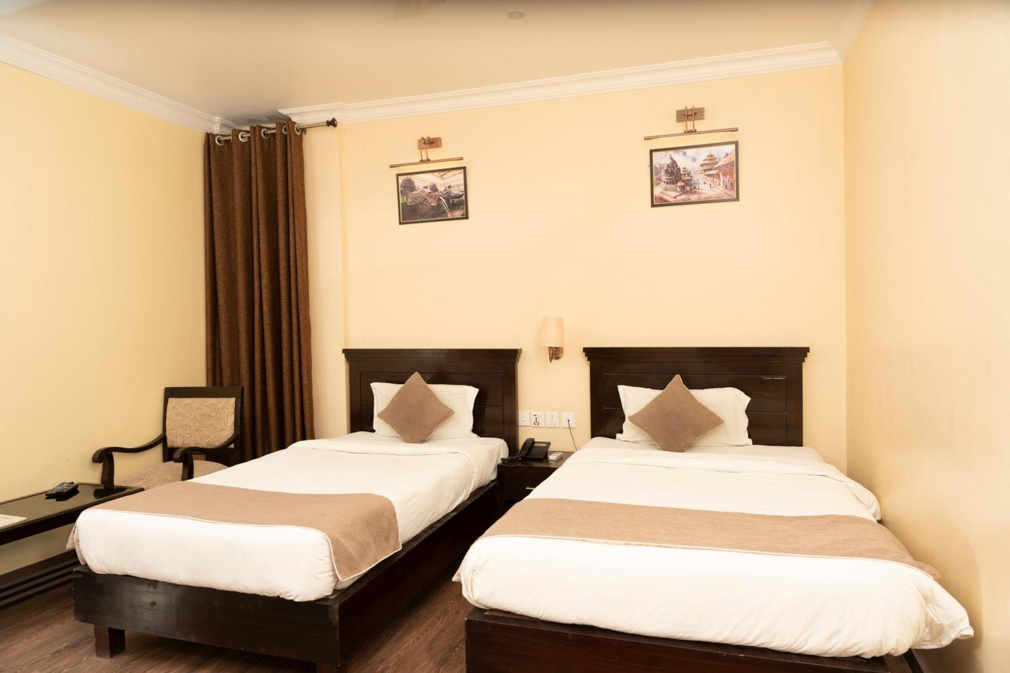 Hotel Maden Inn Itahari ภายนอก รูปภาพ